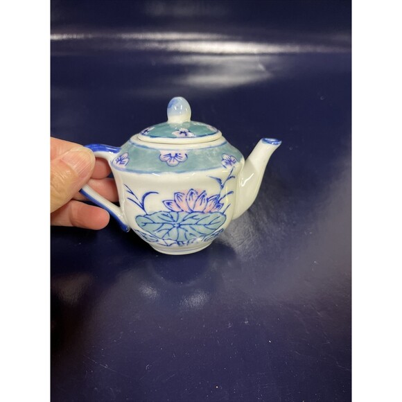 Vintage Chinese Art‎ Pottery Mini Teapot & 3 Cups With Tray Lotus Pattern - D9 - Picture 4 of 7
